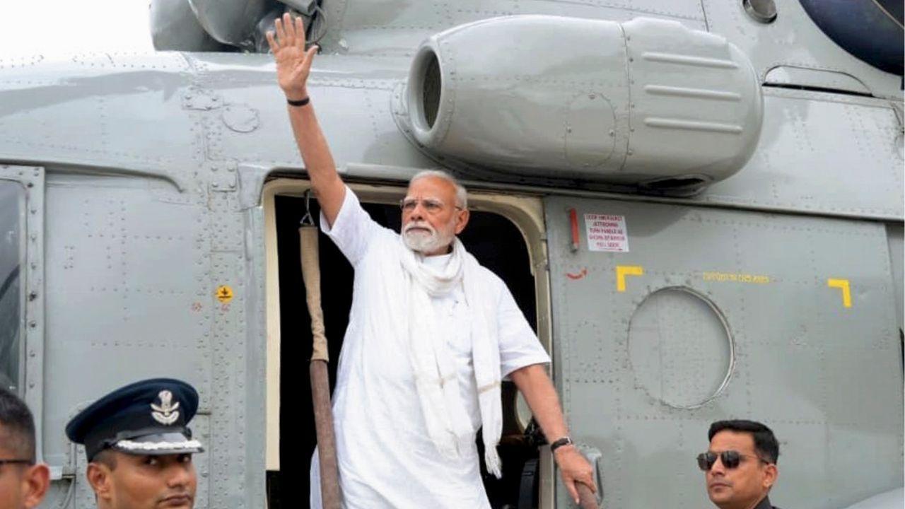 PM Modi visited his Lok Sabha constituency, Varanasi, on Friday to inaugurate various landmark projects. (Pics/PTI)
