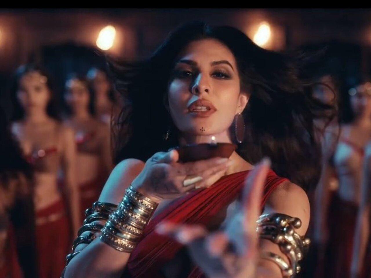 Dum Dum
Dum Dum is a fiery dance anthem where Jacqueliene takes the centre stage with her power-packed presence. With every beat, she elevates the mood and dominates the screen, proving why no one can do it like her.