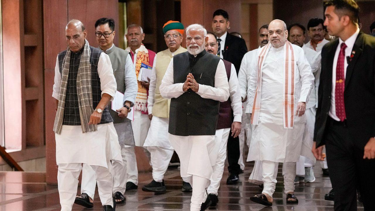  A crucial meeting of the National Democratic Alliance (NDA) Parliamentary Party is taking place at the Parliament Library Building (PLB).