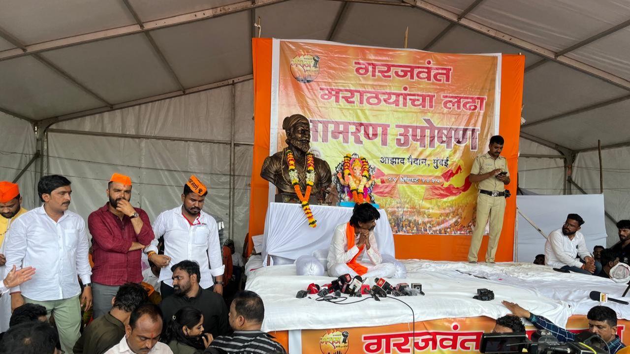 Maratha quota agitation leader Manoj Jarange also reached Mumbai on Friday at Azad Maidan. 