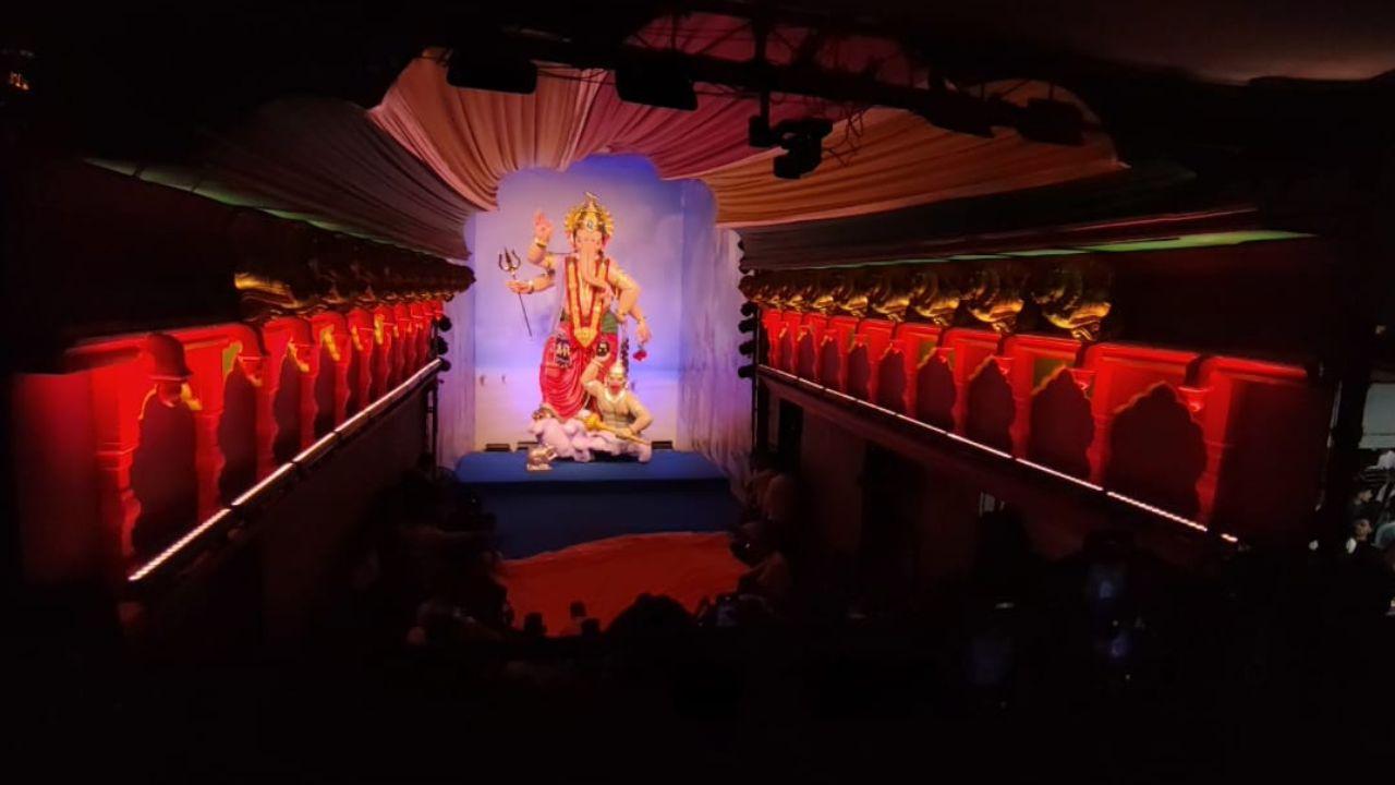 The Mumbaicha Raja Sarvajanik Ganeshotsav Mandal unveiled the first look of this year's idol on Monday. (Pics/Manjeet Thakur and Raj Patil)