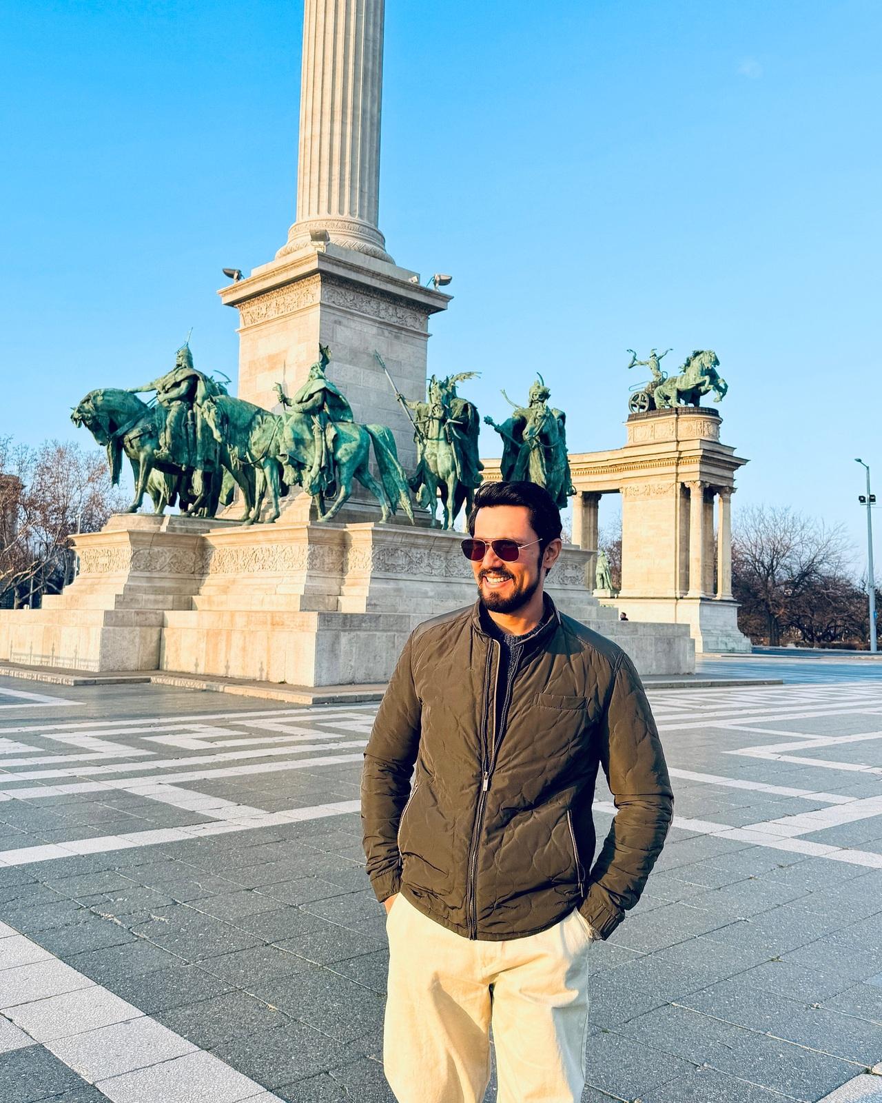Randeep Hooda recently jetted off to Budapest for the shooting of Sam Hargave's Matchbox with John Cena. Amid busy schedule, he took some time off and explored the country. 