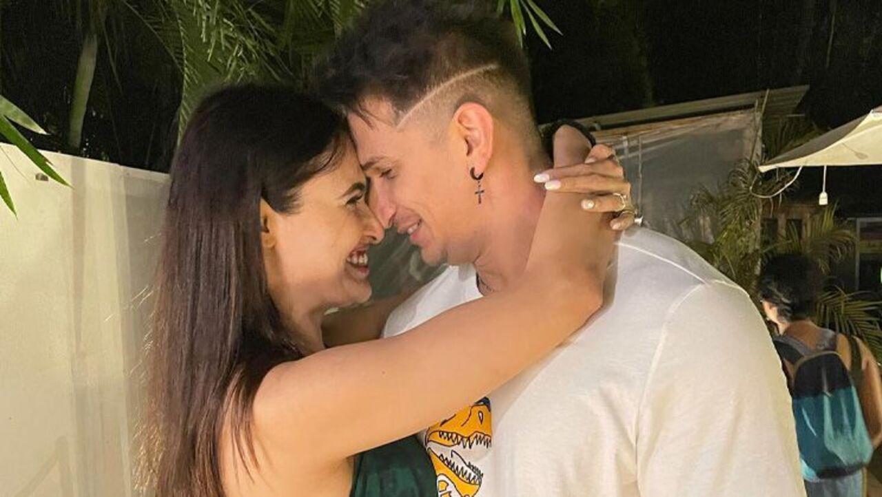 Prince Narula and Yuvika Chaudhary 
Prince and Yuvika are one of the most loved Bigg Boss couples, seen on Bigg Boss 9 in 2015. Prince developed a liking for Yuvika and the rest is history. They married in 2018.