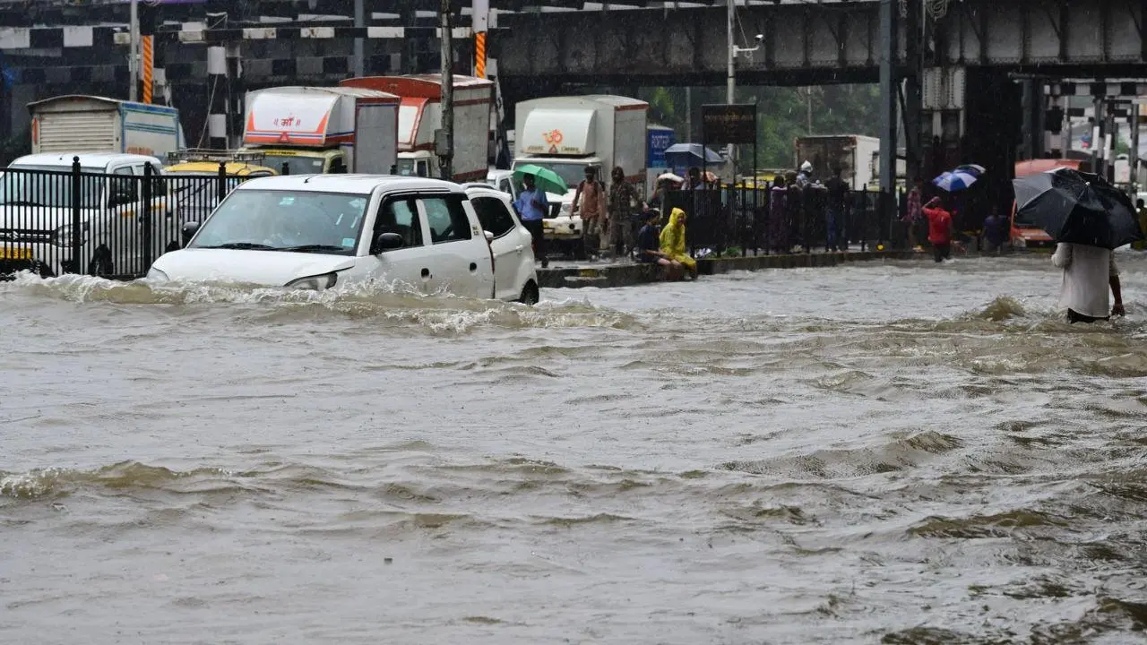 Mumbai Rains LIVE:  IMD issues orange alert for Mumbai, Palghar and Ratnagiri