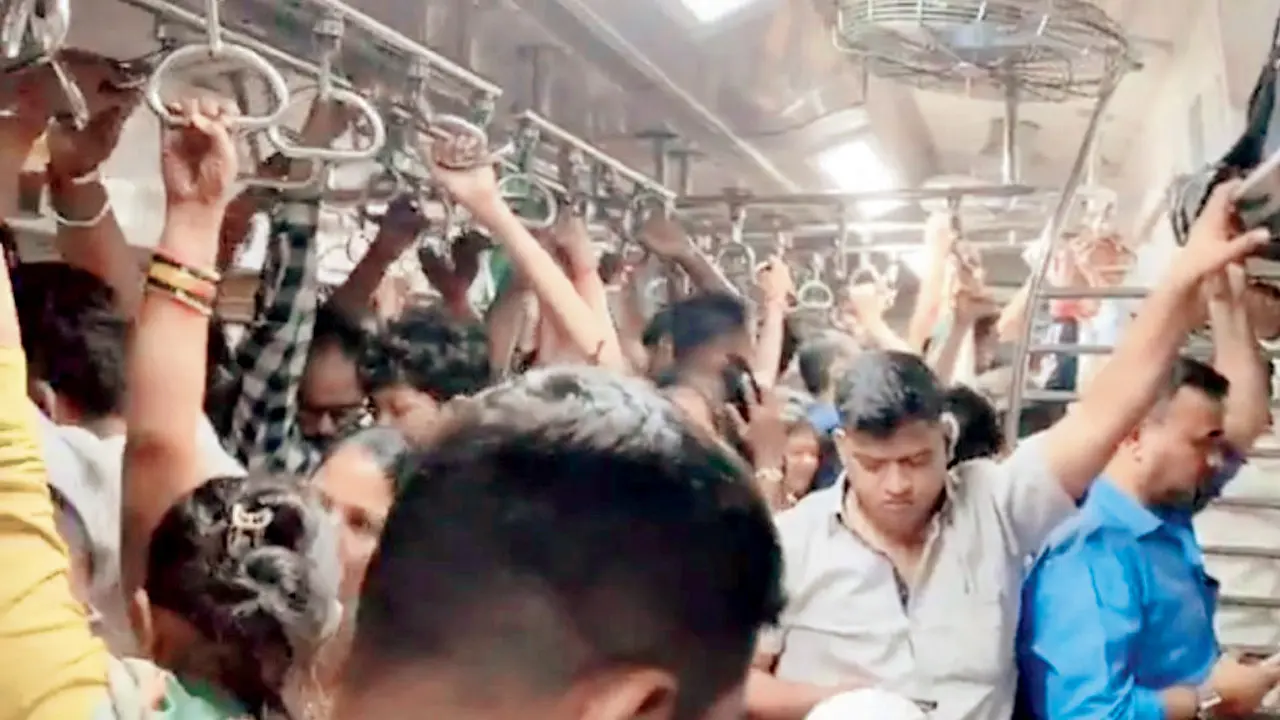 Mumbai: Curbs leave Central Railway passengers stranded on Raksha Bandhan night