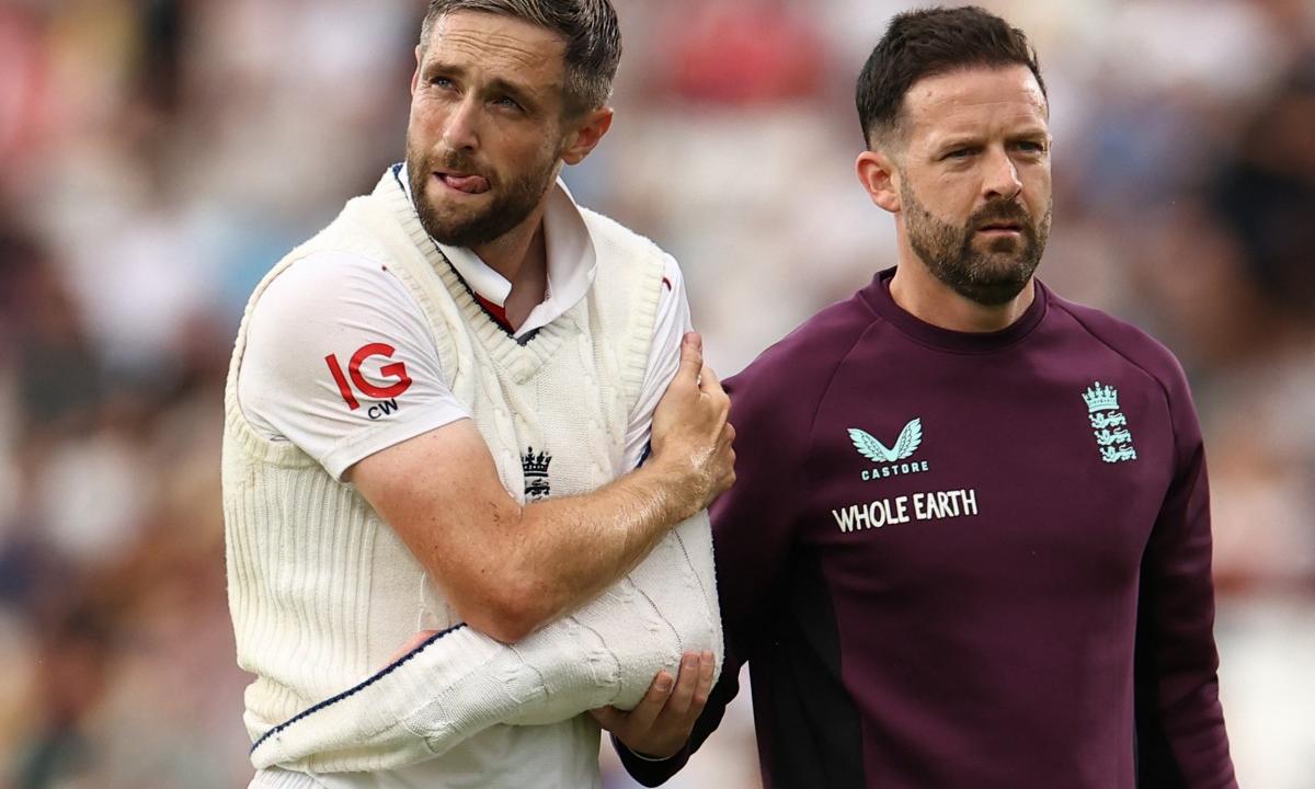 Can Chris Woakes walk out to bat in series finale despite arm injury?