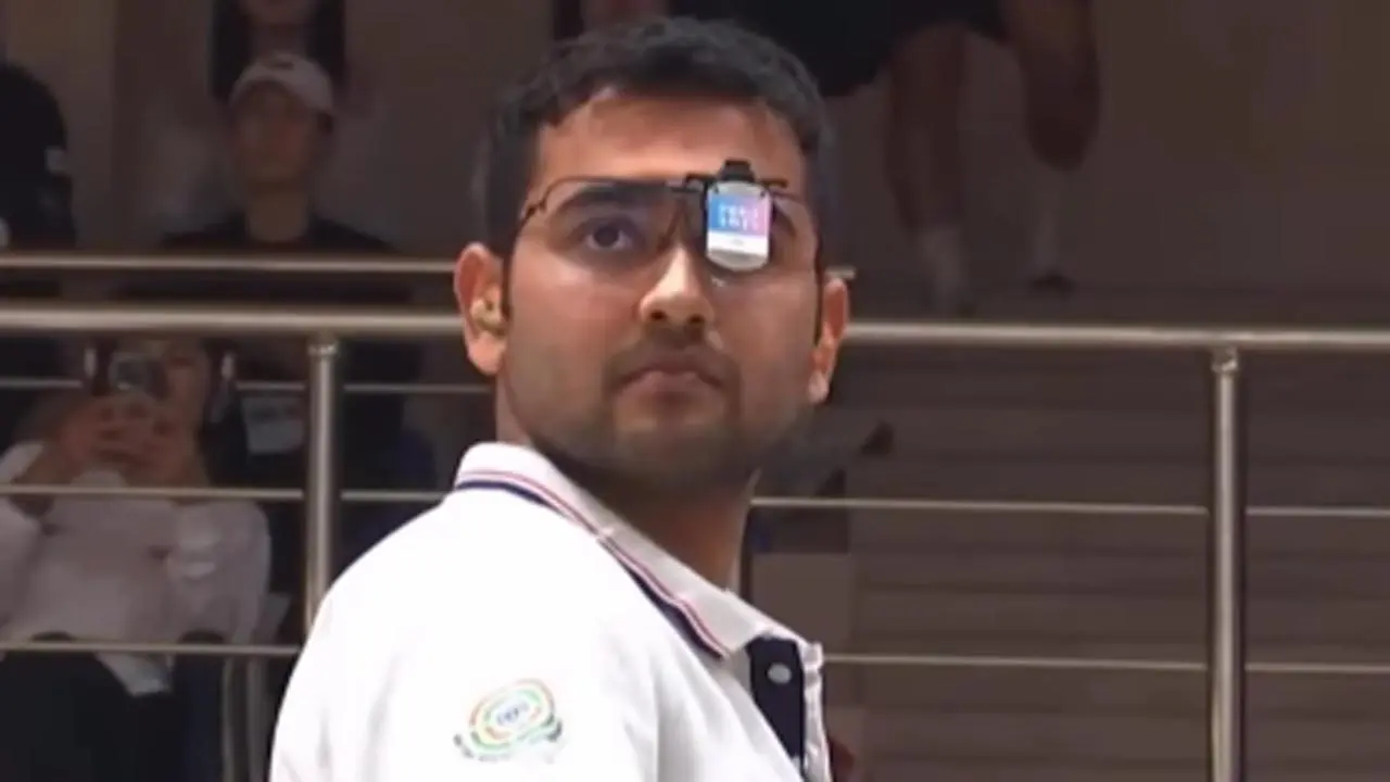 Asian Shooting C’ship: Anish Bhanwala wins silver in 25m Rapid Fire Pistol