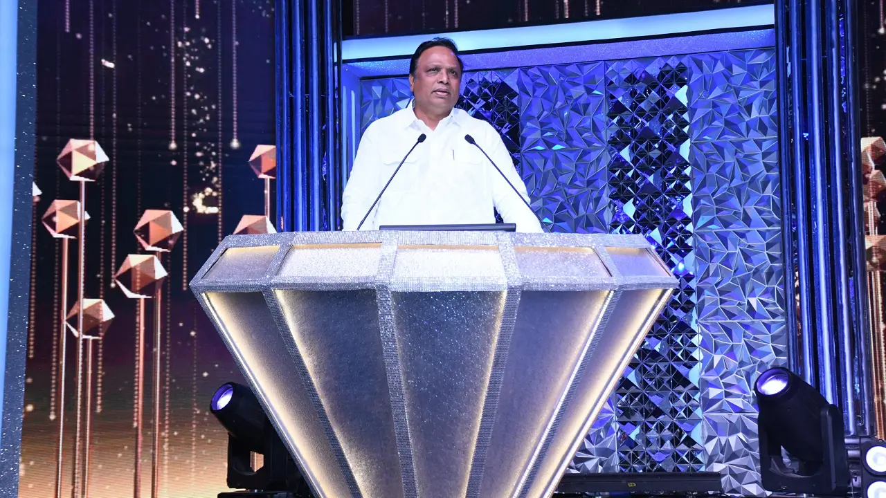 Ashish Shelar hails 60 years of Marathi film awards at Diamond Jubilee event