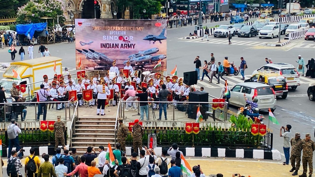 The performance was open to Mumbaikars at the busy junction