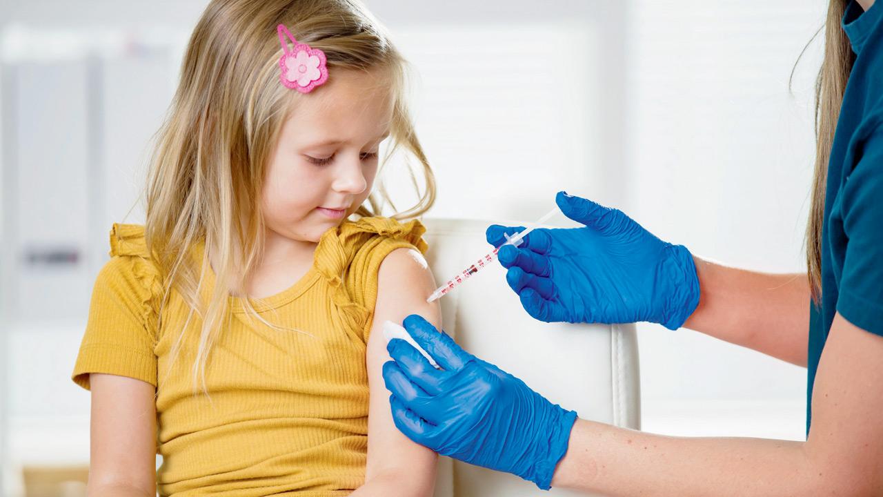 COVID-19 shots: US paediatricians differ from govt advice