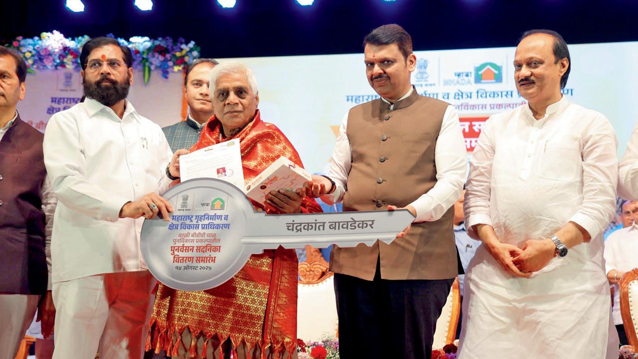 Mumbai: Mahayuti hands over keys to redeveloped Worli BDD chawl flats