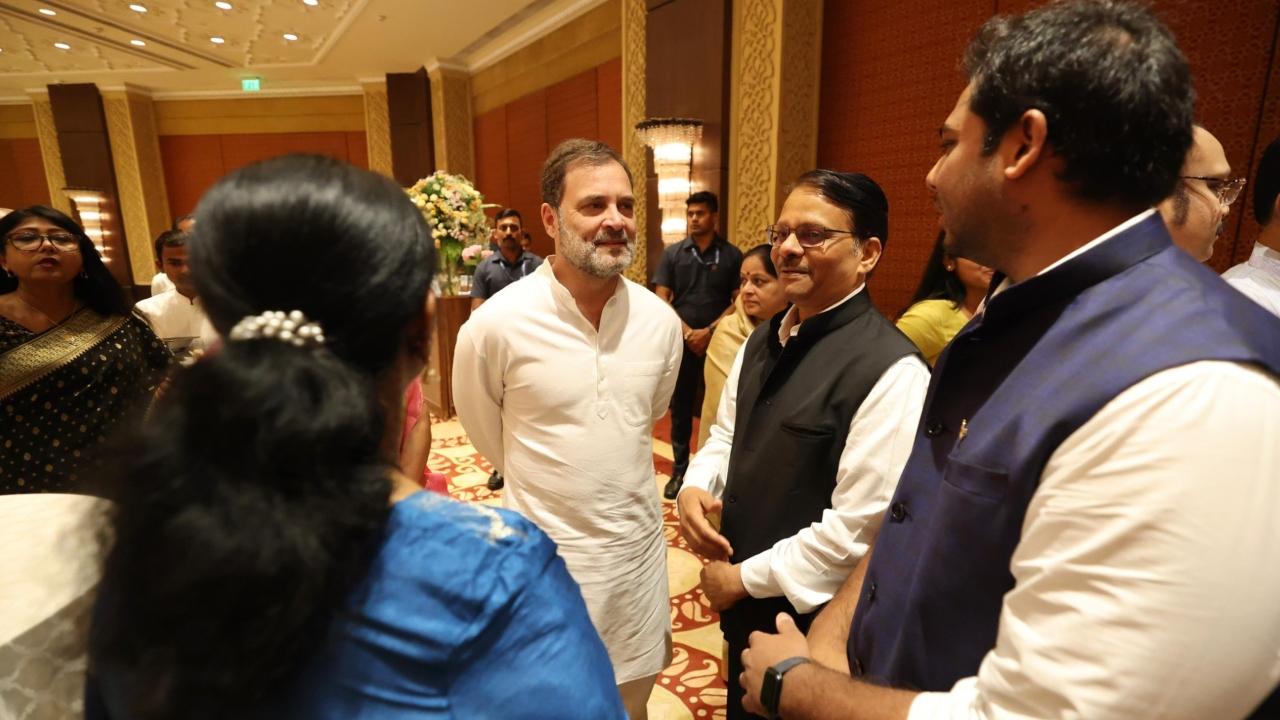 Top leaders, including Sonia Gandhi, Rahul Gandhi, and Priyanka Gandhi Vadra, were seen interacting with representatives from various alliance partners.