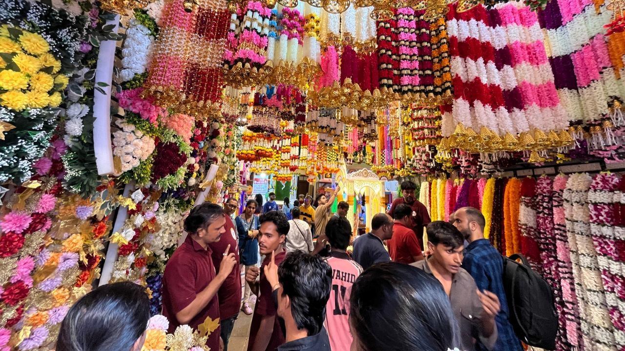 In Photos: Festive rush at Dadar market ahead of Ganesh Chaturthi 2025