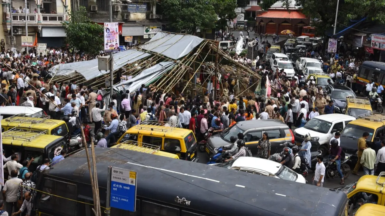 Mumbai: Jain community protests BMC action at Dadar kabutarkhana