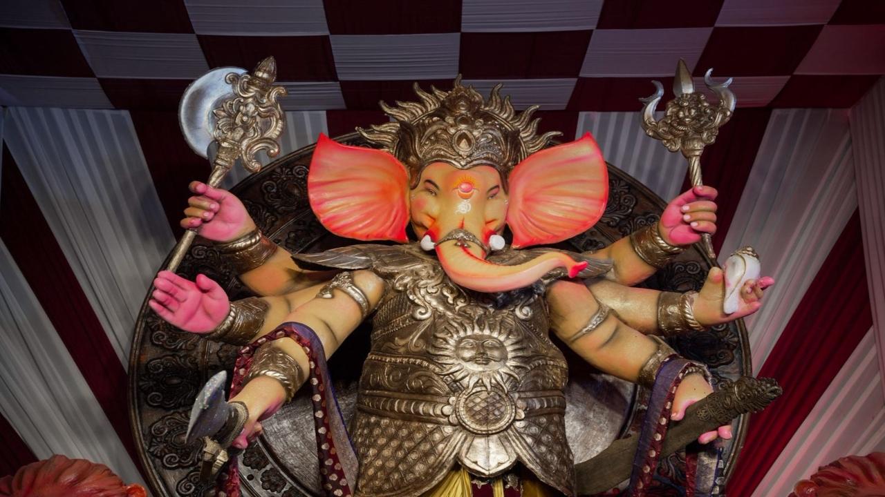 

This year, Tejukaya Raja returns in a powerful warrior avatar, carrying forward a tradition that began in the 1950s at Tejukaya Mansion. Over the decades, the idol has become one of Lalbaug’s three iconic Ganpatis, alongside the Lalbaugcha Raja and Mumbaicha Raja

