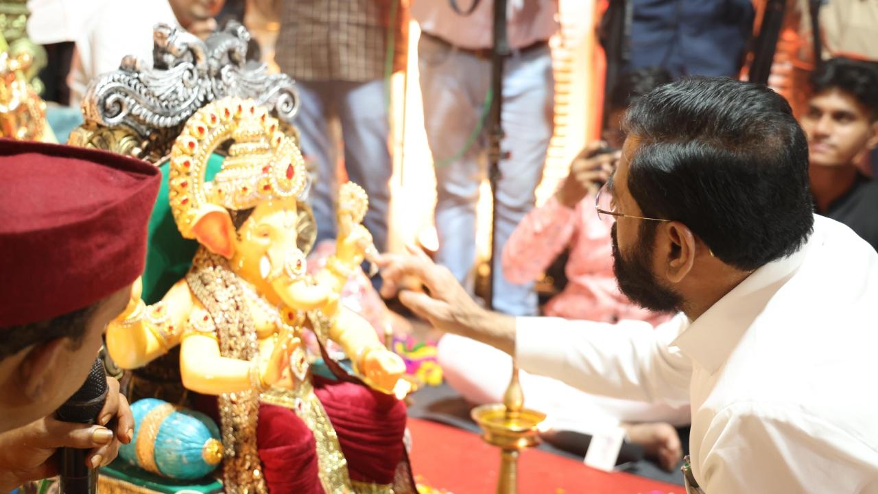 The festival involves daily prayers, cultural performances, and community gatherings leading up to the visarjan (immersion) on Anant Chaturdashi