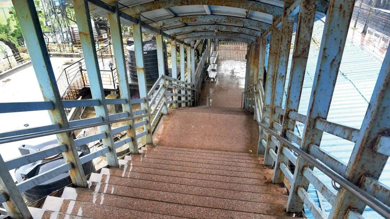 Vasai Road station's south staircase at platforms 6 and 7 to be shut from August 29, says Western Railway