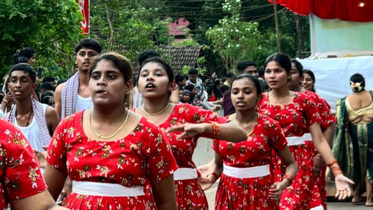 In the afternoon, the celebrations featured the symbolic Bonderam Flag Parade, the Bonderachi Pássoi (heritage walk), and the much-anticipated Bonderachi Parade with colourful floats and traditional costumes. The celebrations culminated in a high-energy musical evening with live band performances and DJ sets at the Malar Flagpost