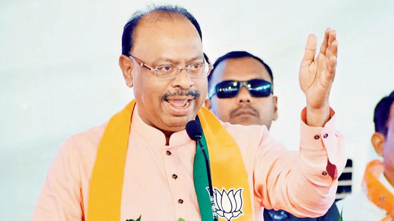 Maharashtra Govt looking to bail out distressed farmers; might offer loan waiver