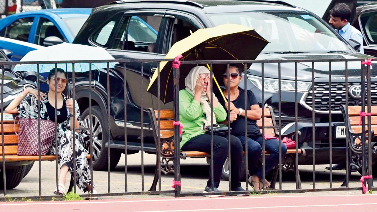 Mumbai weather updates: City likely to stay hot, humid for a week