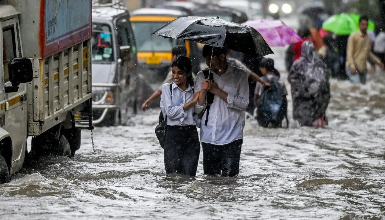 Mumbai Rains LIVE Updates: Mumbai on red alert, schools shut