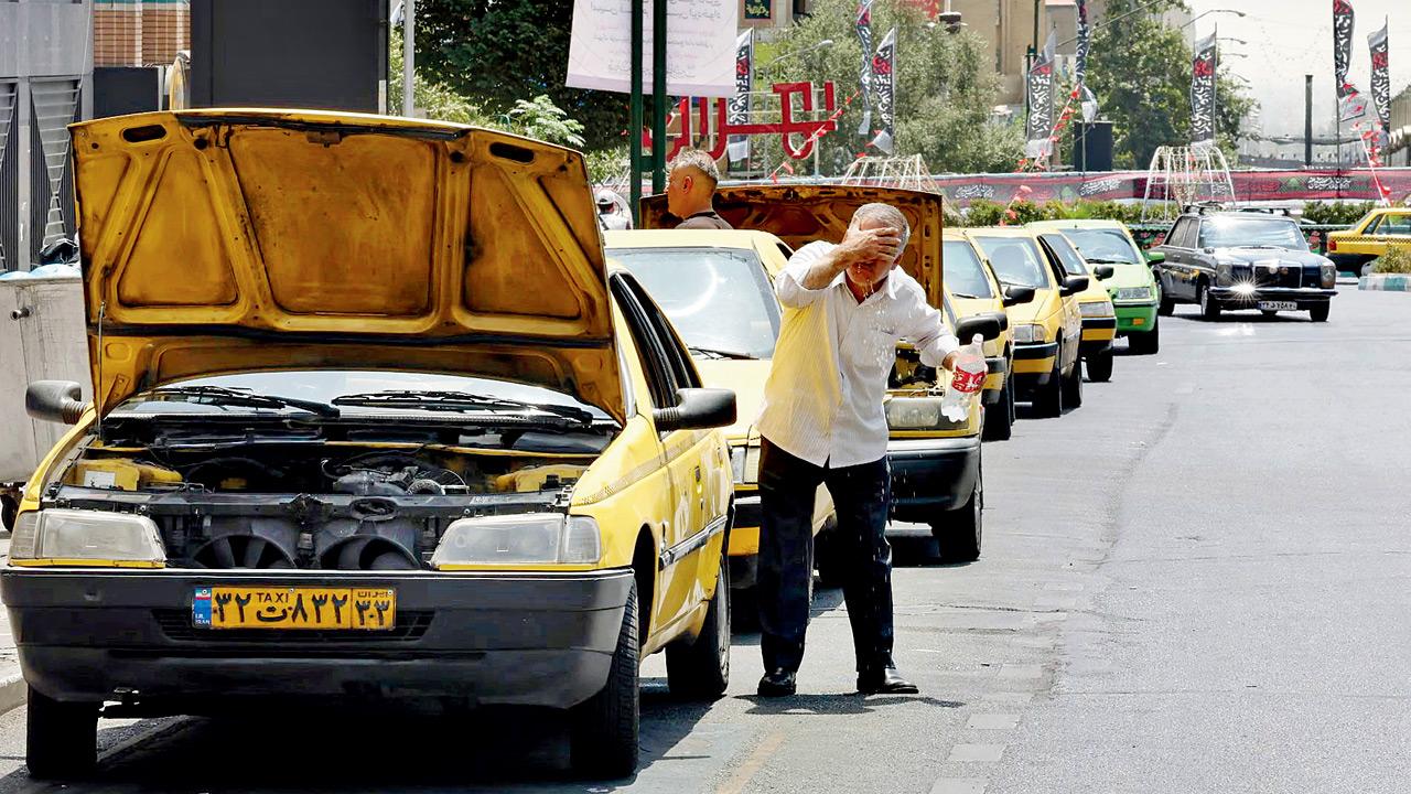 Iran orders shutdown to save power as heat increases
