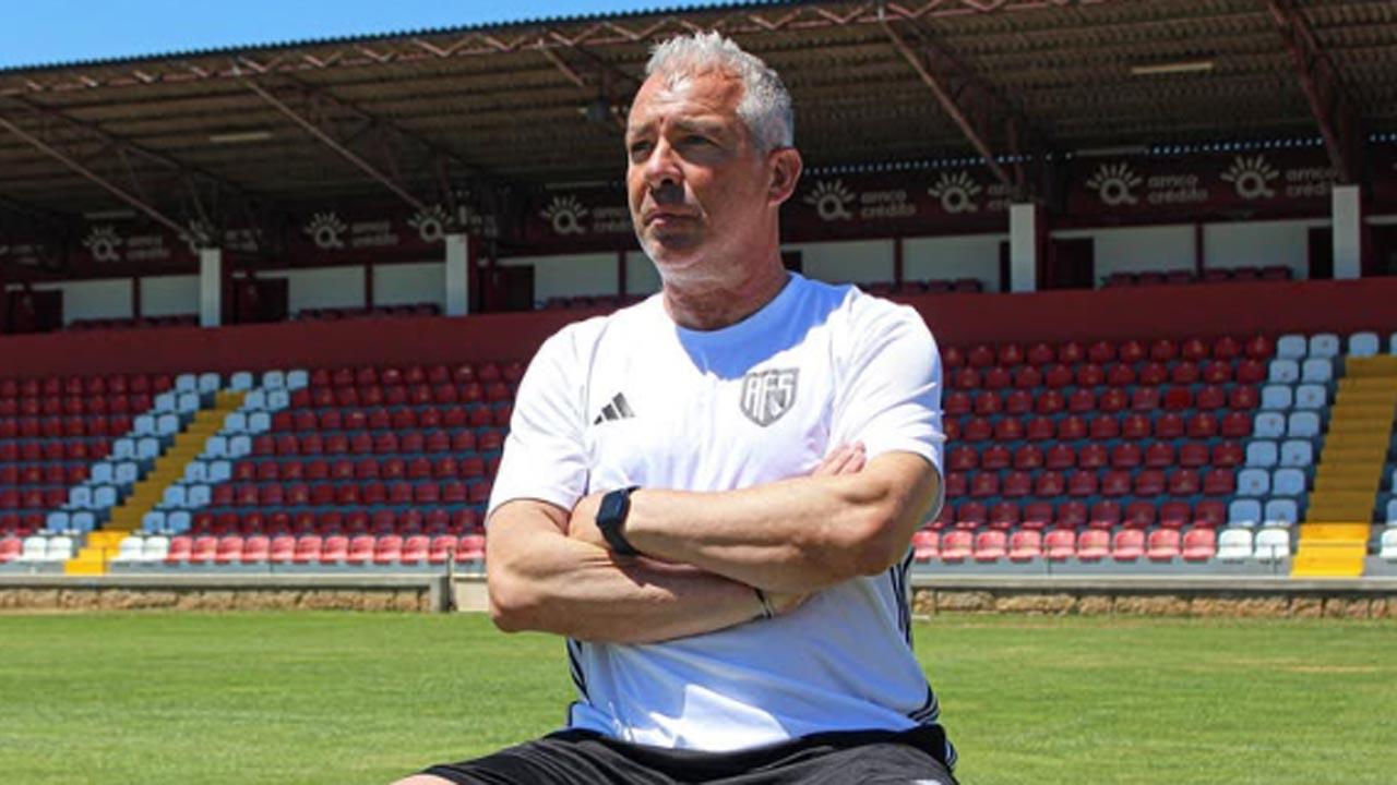 Porto 'legend' Jorge Costa dies aged 53 after heart attack
