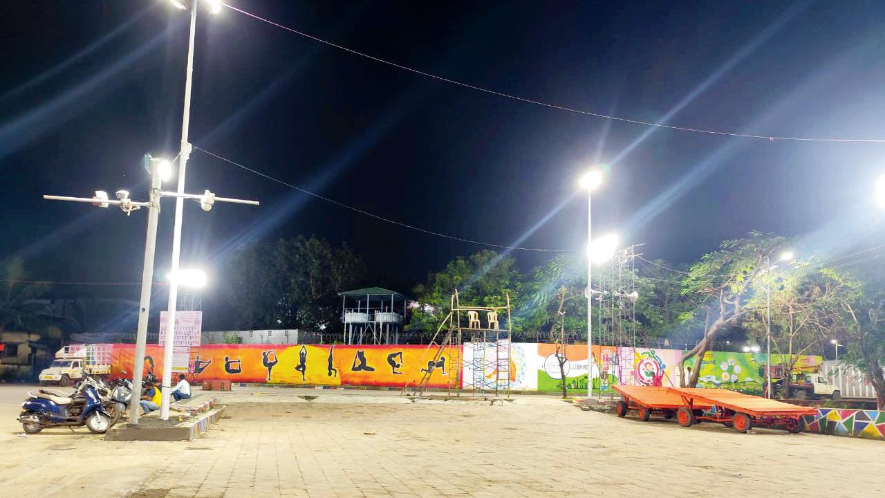 An artificial immersion site set up at Vasant Valley, Kalyan West