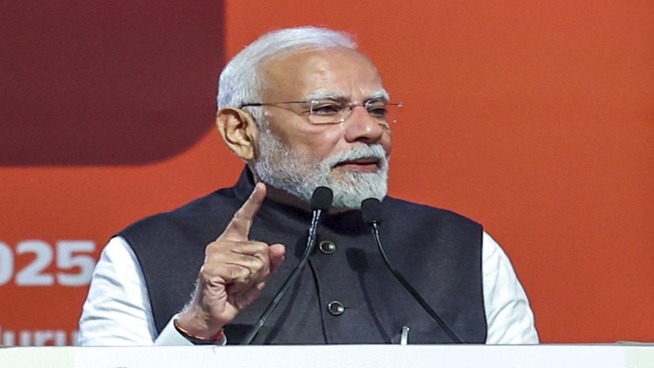 PM Modi pushes ‘Atmanirbhar Bharat’ mission with “Zero Defect, Zero Effect”