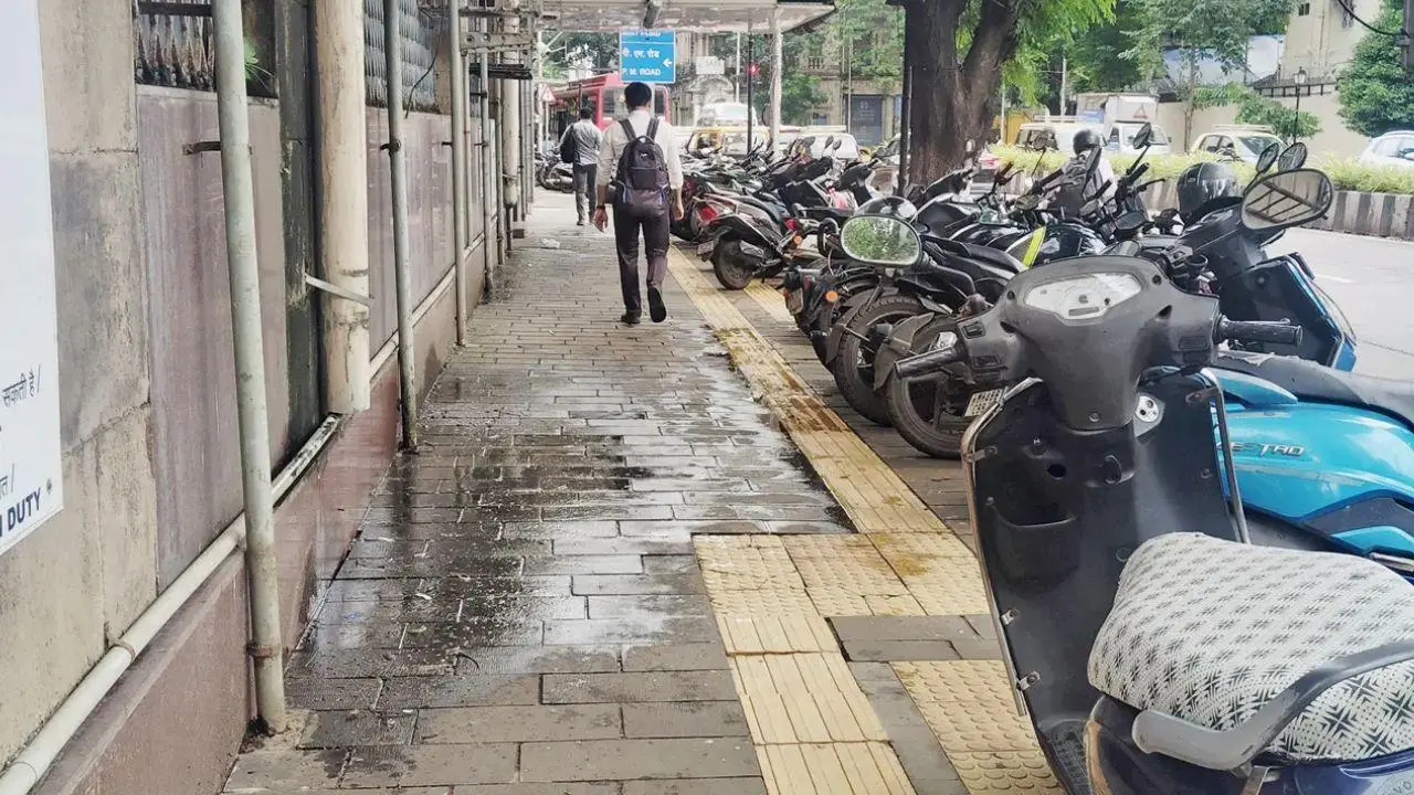 Mumbai LIVE: Illegal parking destroys BMC project for blind