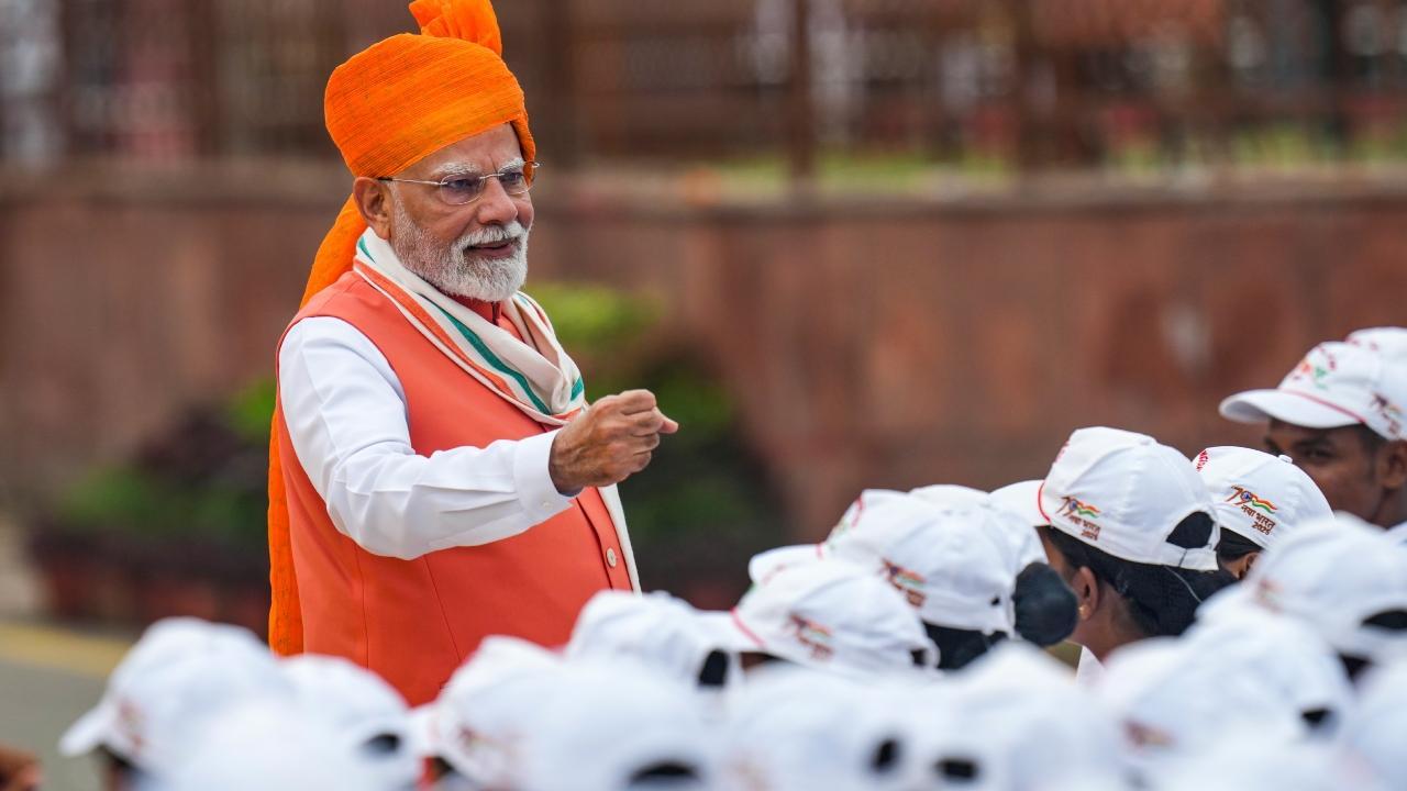 In Photos: PM interacts with special guest students attending I-Day celebrations