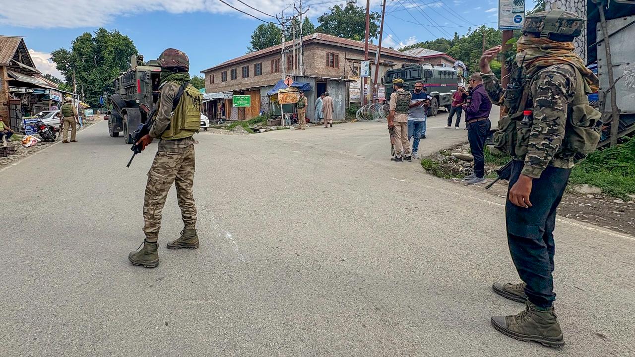 Jammu and Kashmir: Anti-terror operation in Kulgam enters 8th day