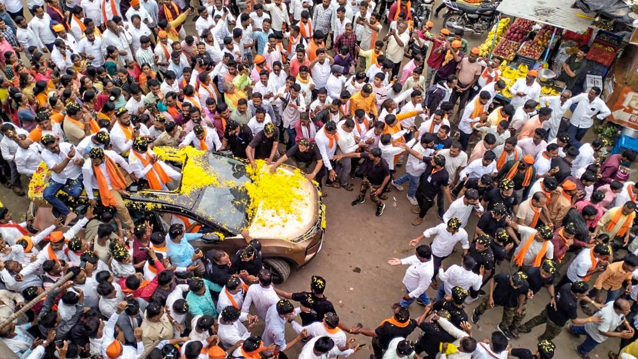 Maratha quota protest: Activist Manoj Jarange reaches Pune ahead of Mumbai protest
