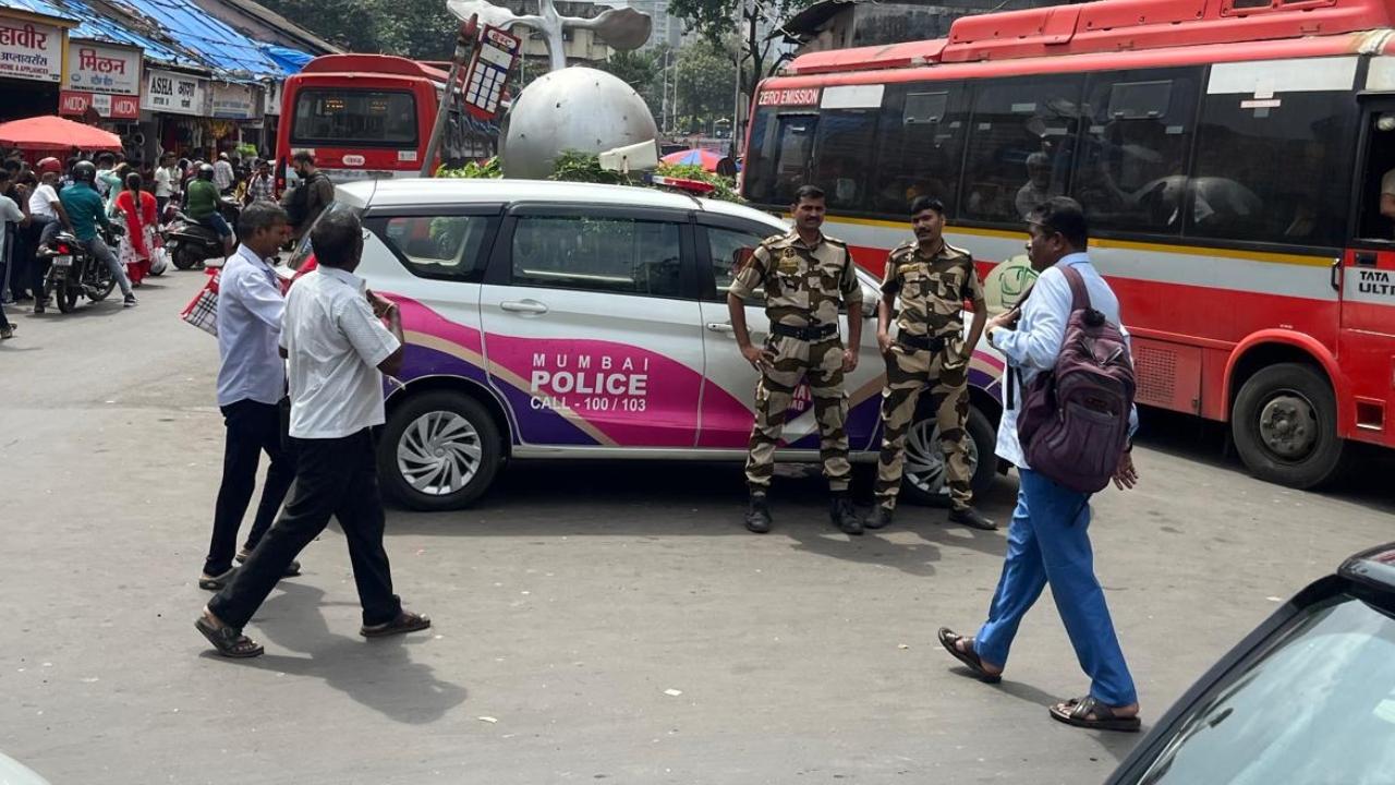 Members of the Jain community have warned that if the Dadar kabutarkhana remains shut, they will begin a hunger strike (Anshan) outside the premises.