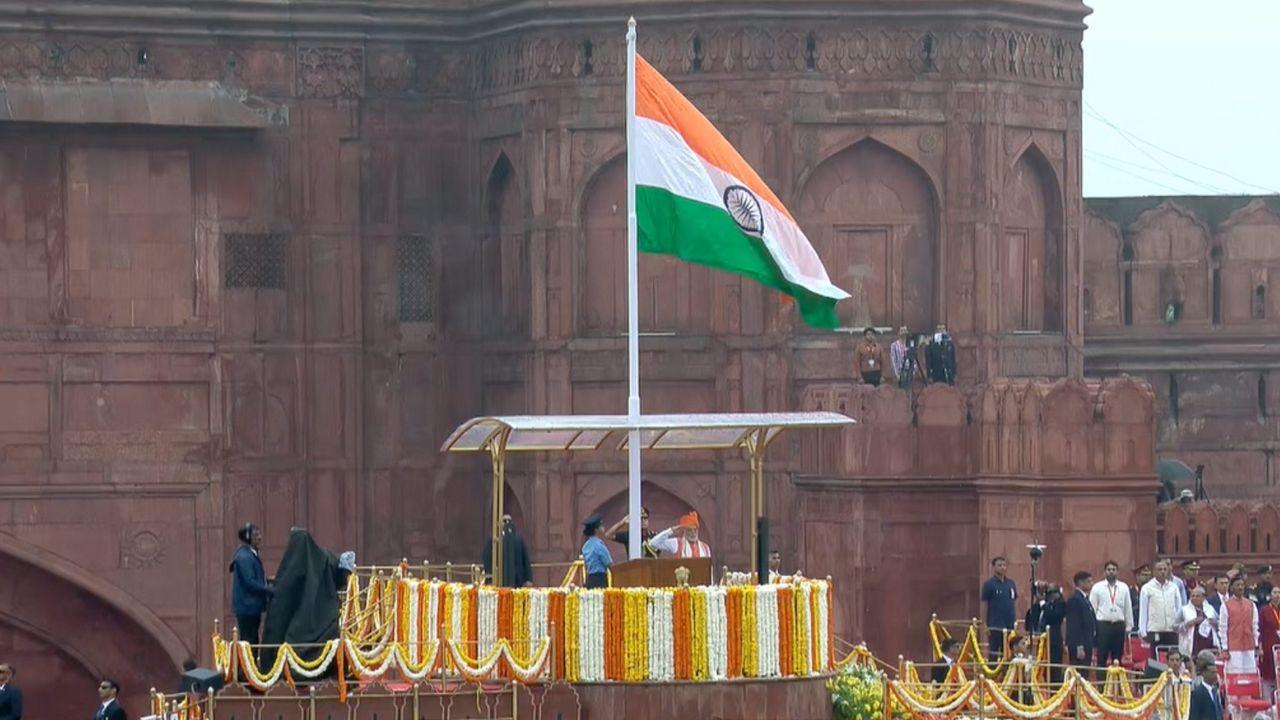 PM Modi hoists tricolour at Red Fort as India celebrates 79th Independence Day