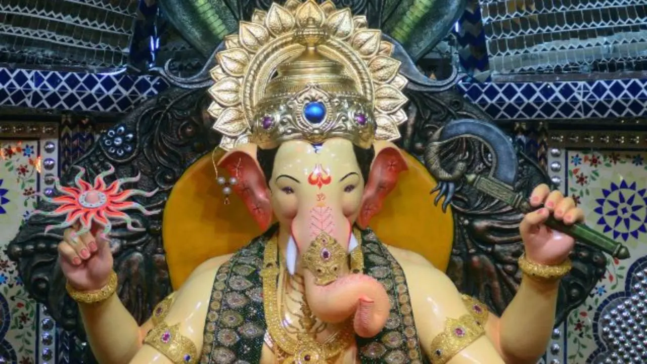Lalbaugcha Raja 2025: Darshan, aarti timings, live streaming and travel guide
