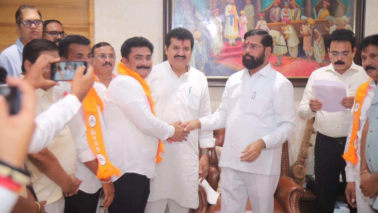 Among the prominent figures who joined the Shiv Sen are -- Pawan Jaiswal, Sunita Jaiswal and Vanita Misle -- all former chairpersons of the Ner municipality