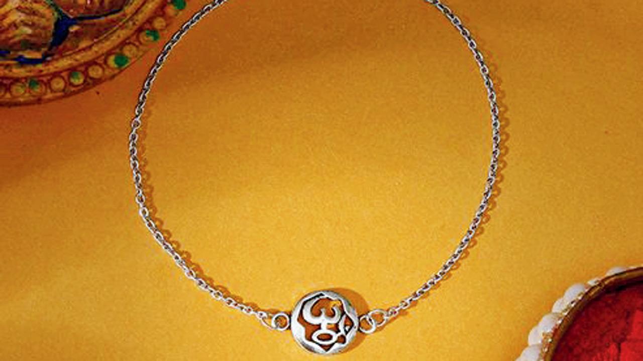 Silver bracelets from Giva
