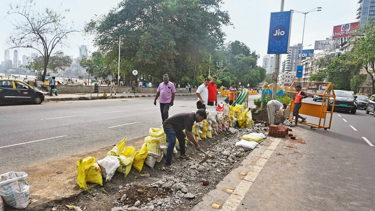 Mumbai: Police warn of stampede risk at Chowpatty Ganesh immersion site