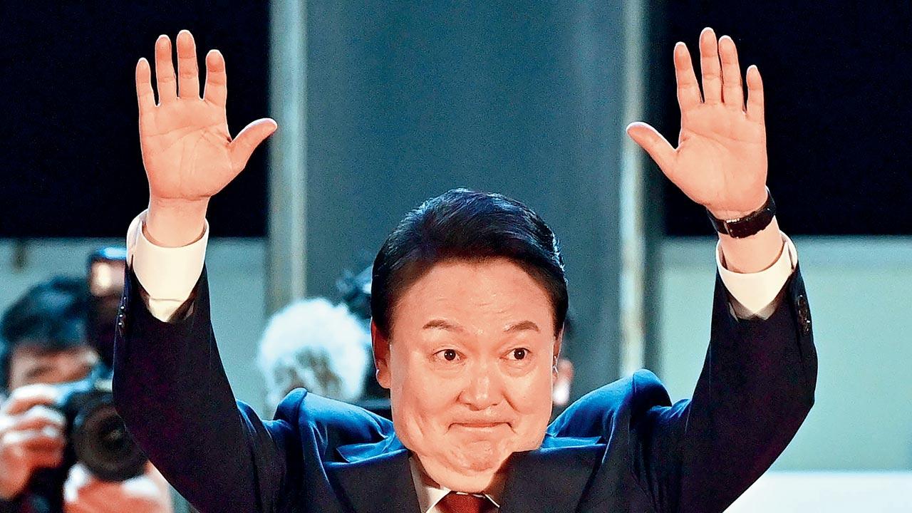 South Korea: Yoon Suk Yeol resists questioning by investigators