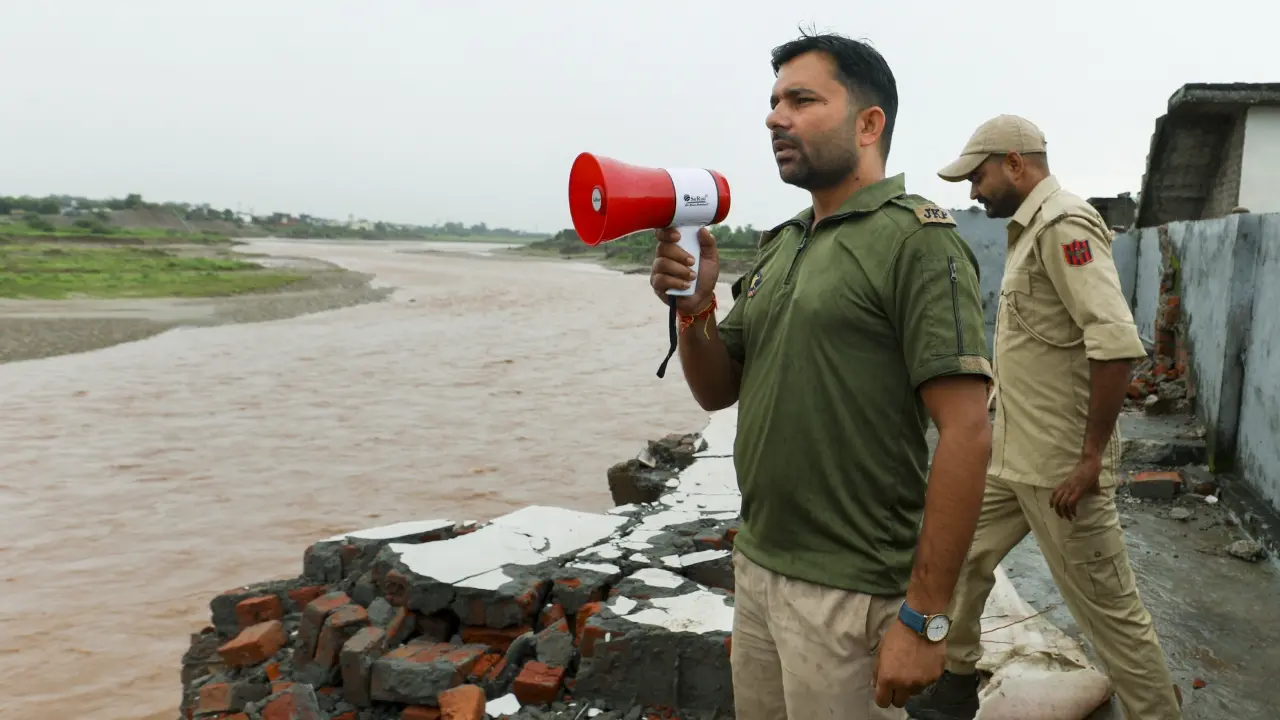India alerts Pak about flood alert in Tawi river on humanitarian grounds: Source