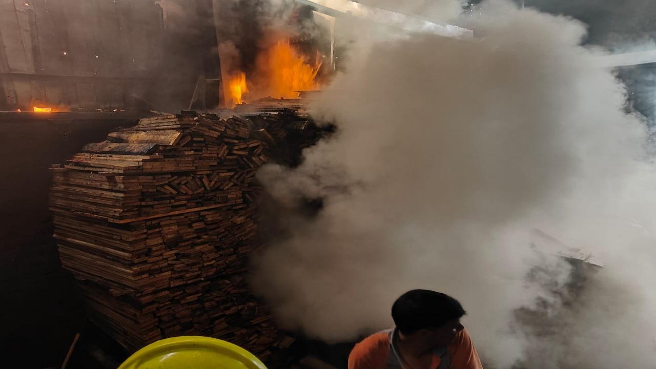 The fire was completely brought under control by 10.04 am. No injuries were reported