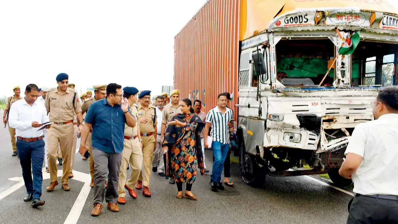 UP: Nine killed, 42 injured as truck hits tractor-trolley in Bulandshahr