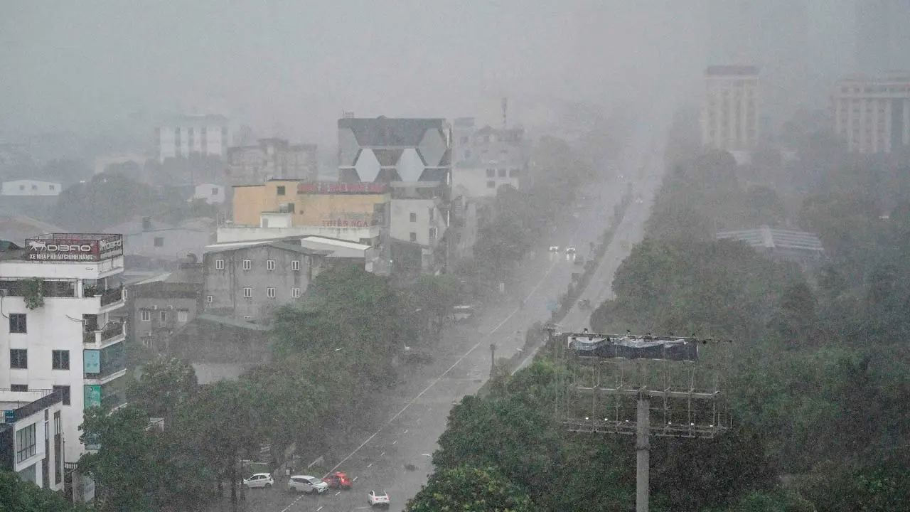 Vietnam evacuates 325,000 people as Typhoon Kajiki nears landfall