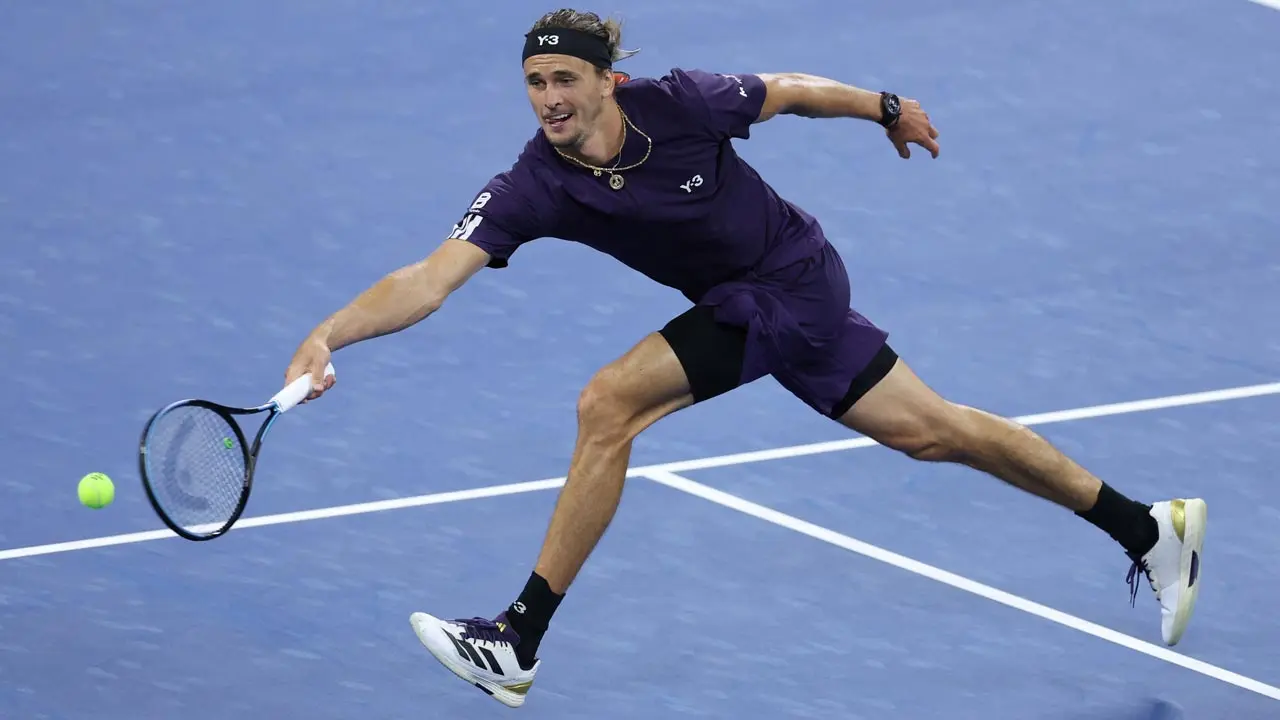 Alexander Zverev sweeps into US Open third round