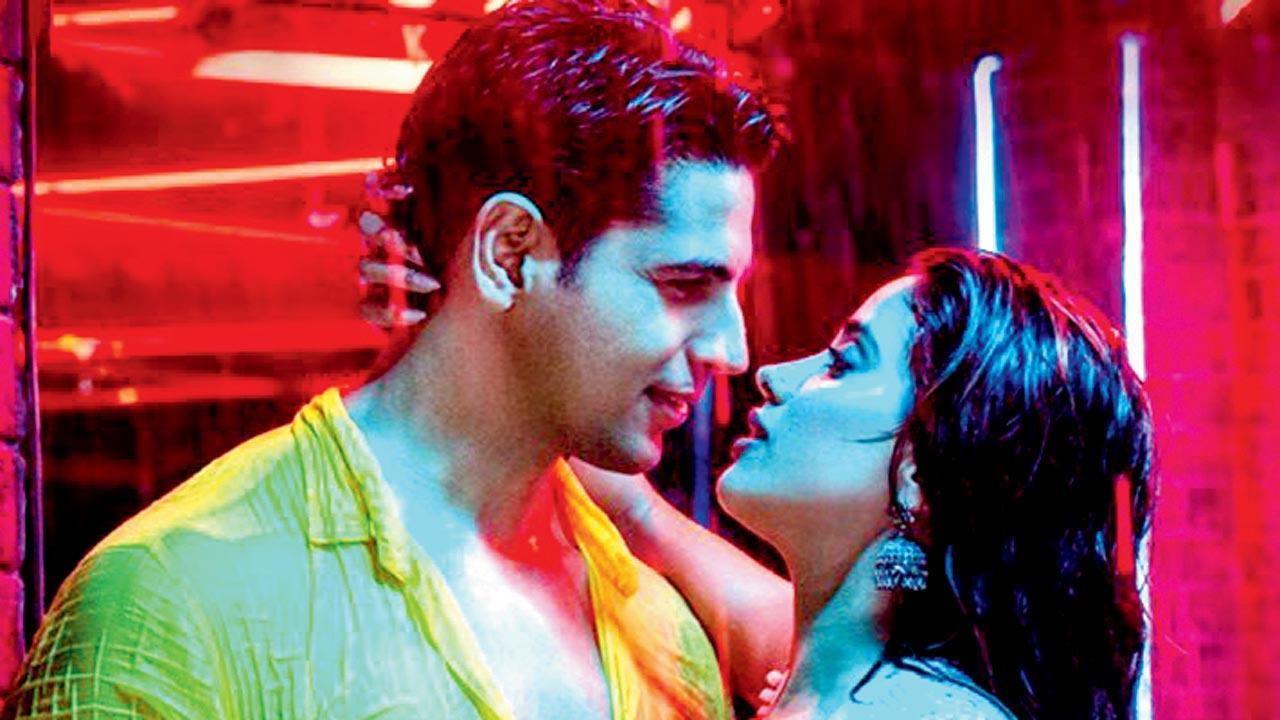 ‘Bheegi Saree’ from ‘Param Sundari’