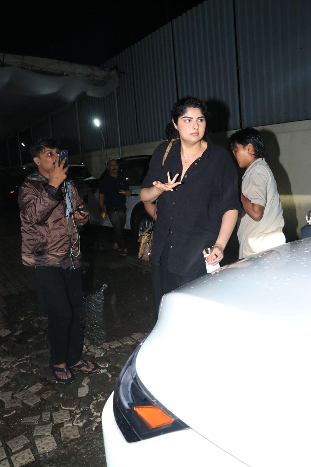 Anshula Kapoor spotted in the city with boyfriend, the duo love their fun date nights 