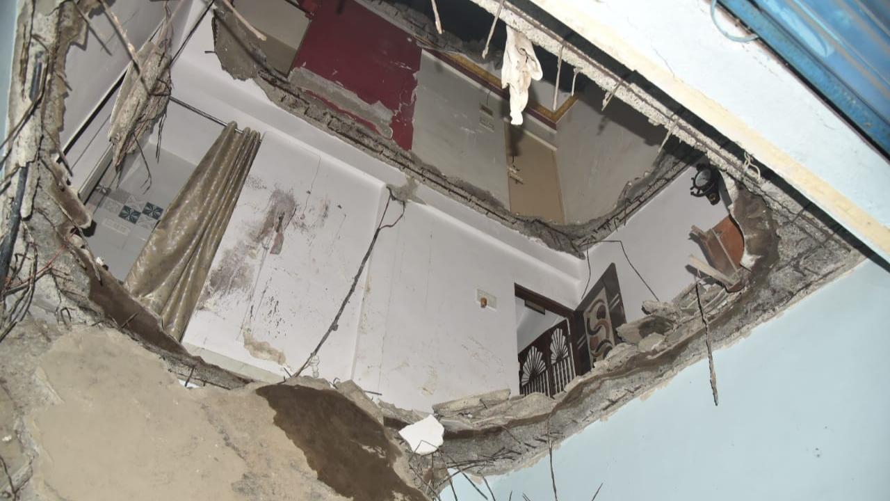 Three injured after part of staircase collapses in South Mumbai