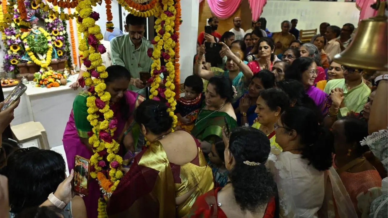 Janmashtami 2025: Devotees celebrate Shri Krishna Janmotsav at Borivali Mandir