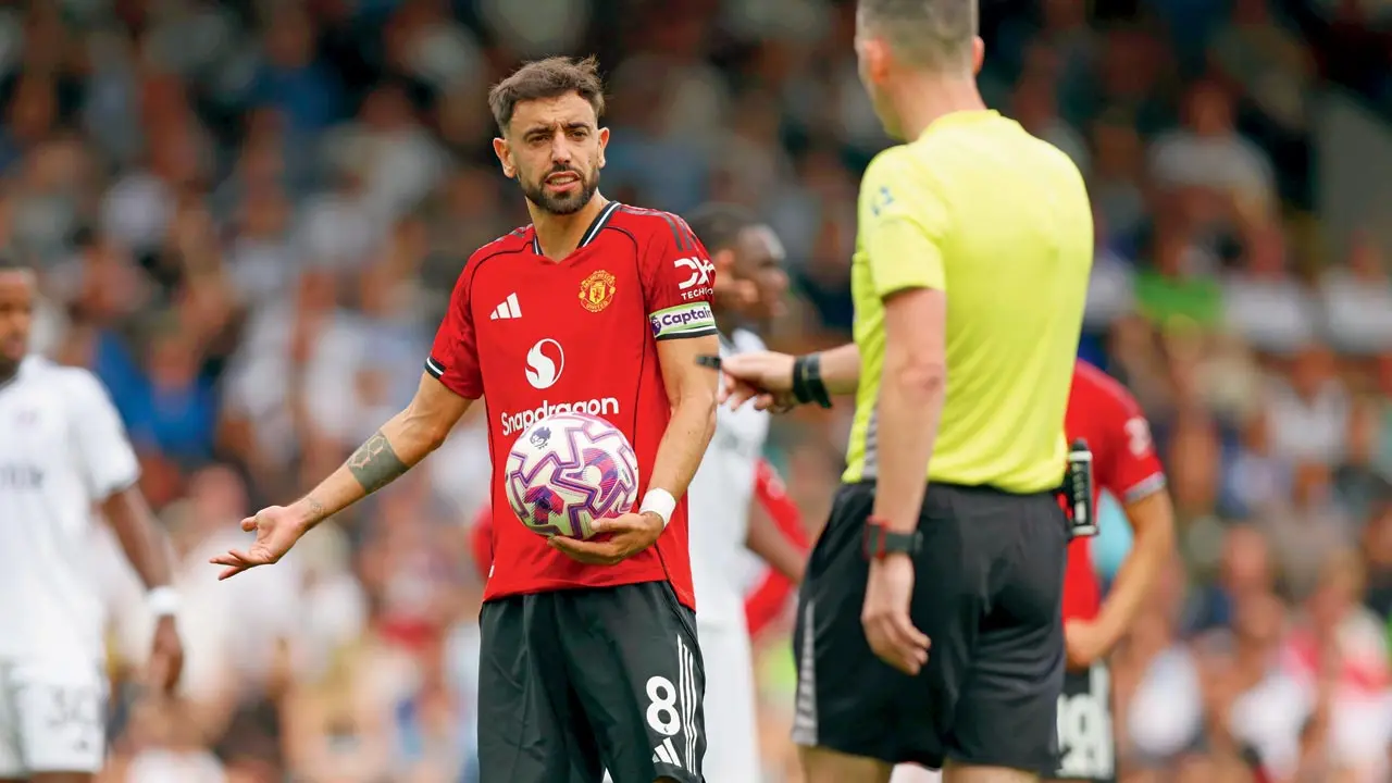 Bruno Fernandes points to referee for spot-kick slip-up